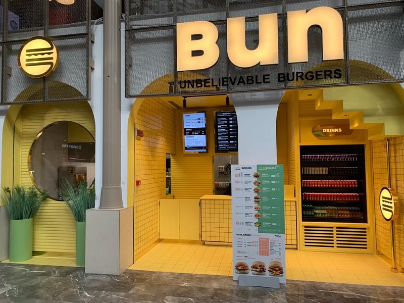 Il nuovo locale di Bun Burgers all&#039;interno del Centro commerciale Milanofiori ad Assago (MI)